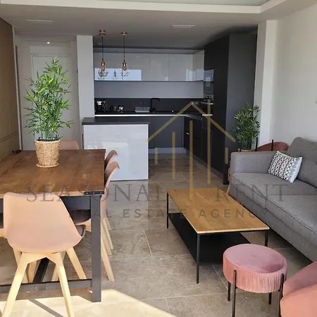 Apartment Vue Imprenable Sur La Mer, Face A La Plage, Centre-ville